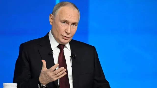 Putin sfidon Per&euml;ndimin: Rusia po p&euml;rparon n&euml; gjith&euml;