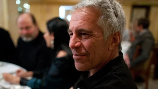 Administrata Trump mban &ldquo;fjal&euml;n&rdquo;, nis publikimi i dosjeve