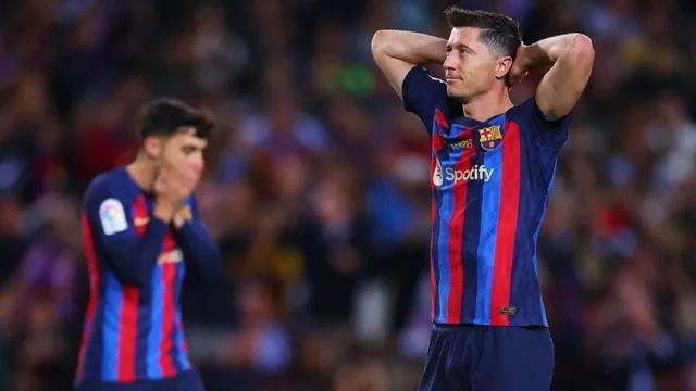 Barcelona gati t&rsquo;i &ldquo;b&euml;j&euml; dalje&rdquo; Lewandowskit,