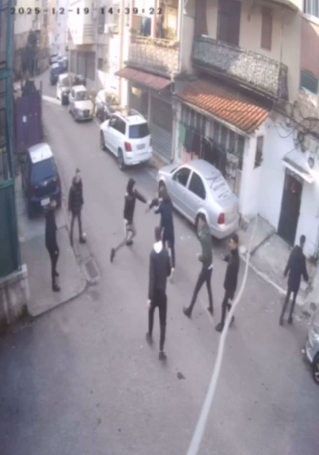 VIDEO/ Lanë takim për t’u “sqaruar” pas