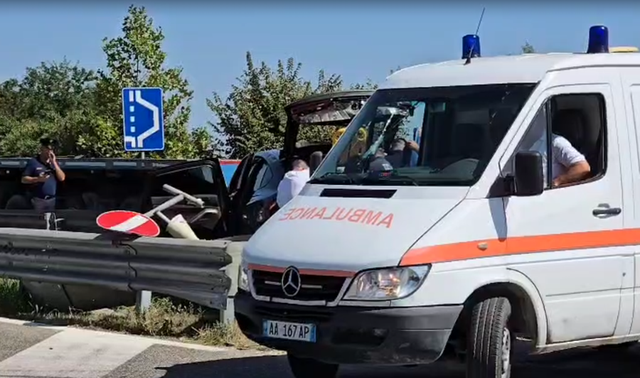 Transportonte para me mjetin e blinduar, shoferi p&euml;rplas p&euml;r vdekje