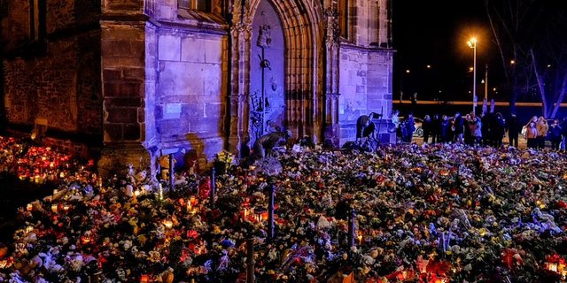 Një vit pas sulmit në tregun e Krishtlindjeve, Merz udhëton drejt