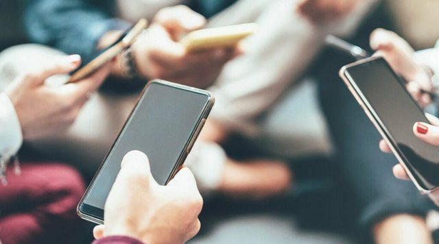 AKEP ndryshon kushtet p&euml;r operator&euml;t e komunikimit, ja