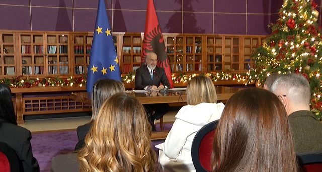 P&euml;rse ka ndryshuar q&euml;ndrim p&euml;r SPAK dhe mbrojtjen e