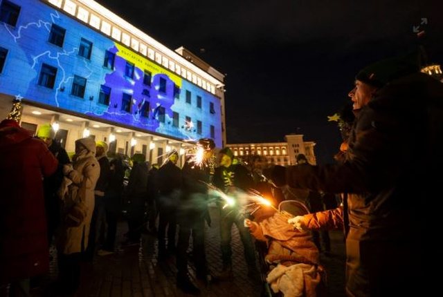 Fest&euml; e pazakont&euml;! Bullgar&euml;t e presin Vitin e Ri dhe Euron me