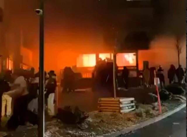 VIDEO/ R&euml;ndohet bilanci i zjarrit n&euml; Zvic&euml;r, raportohet p&euml;r