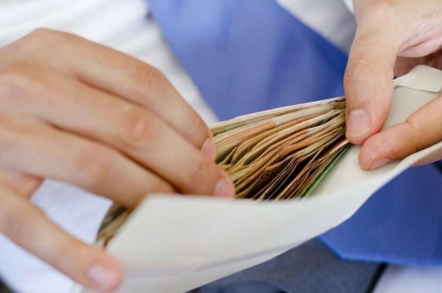 Përfitojnë mbi 300 mijë të punësuar në sektorin