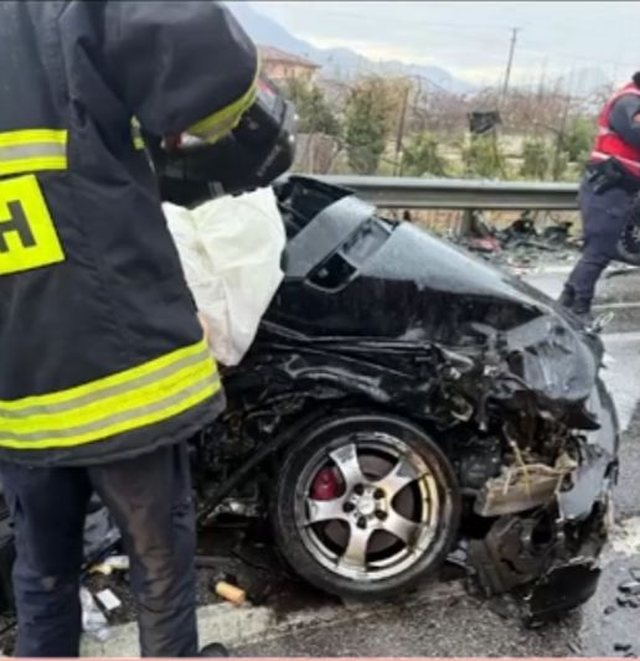 Aksident i r&euml;nd&euml; n&euml; Lezh&euml;, p&euml;rplasen dy mjete, humbin