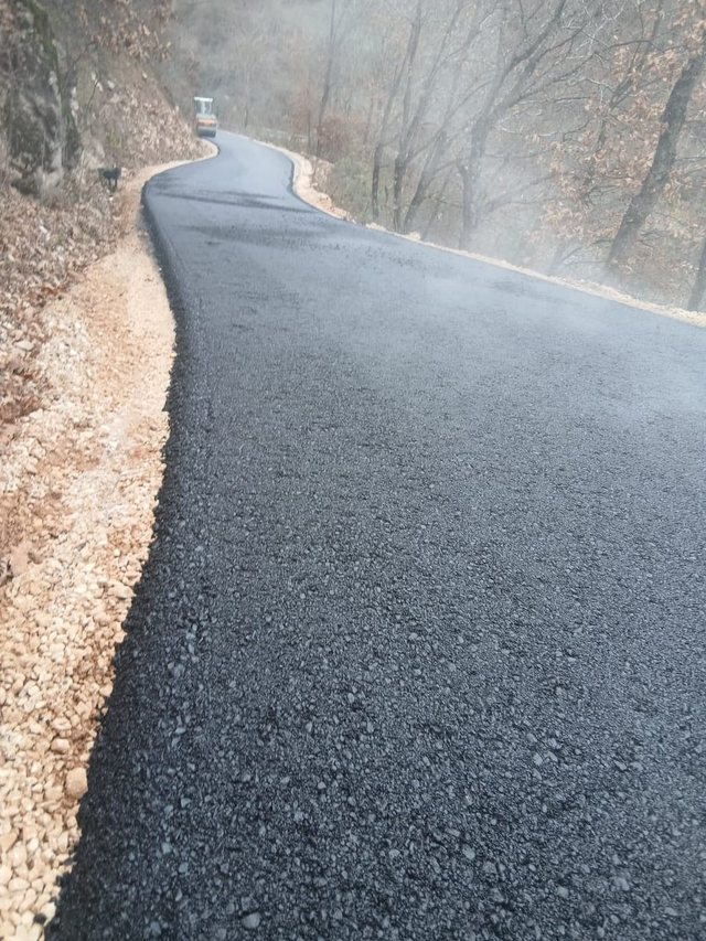 Hidhet shtresa e par&euml; asfaltike, Rama: S&euml; shpejti Lura magjike e