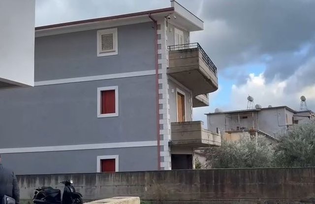 Krimi n&euml; Vlor&euml;/ 50-vje&ccedil;ari e la gruan t&euml; pajet&euml;