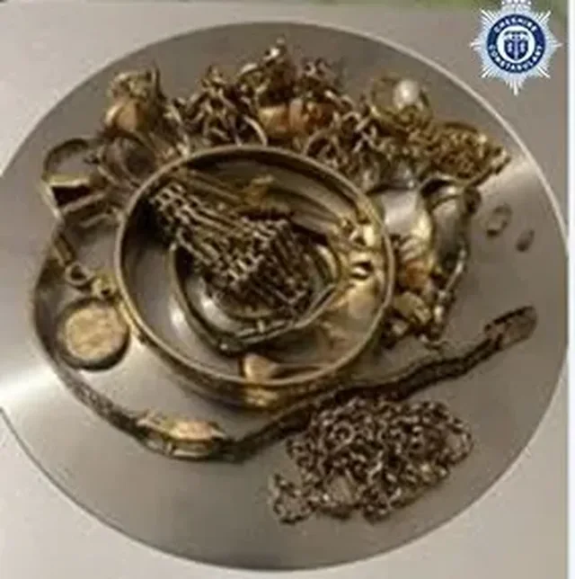 “Bonnie dhe Clyde”, shqiptari dhe e dashura e tij britanike