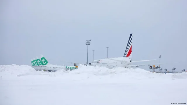 Dimri mbërthen Europën, kaos në trafik nga bora dhe ngricat!