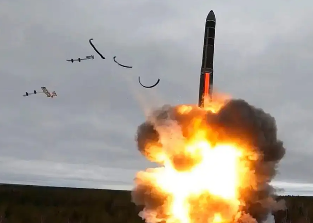 Rusia l&euml;shon Oreshnikun pran&euml; NATO-s dhe BE-s&euml;