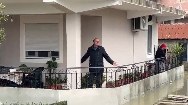 Kat&euml;r fshatra t&euml; izoluar nga p&euml;rmbytjet n&euml; Novosel&euml;!