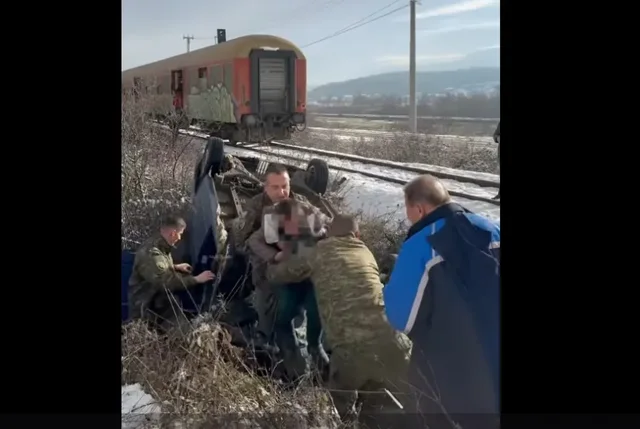 Treni p&euml;rplaset me makin&euml;n n&euml; Fush&euml; Kosov&euml;/