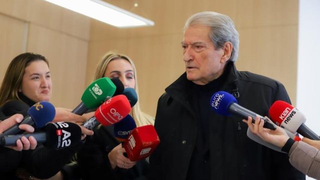 PD mbledh Kryesin&euml;, protest&euml; pas dy jav&euml;sh! Berisha: Nuk marrim