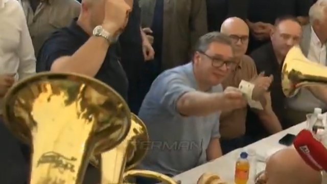 Vu&ccedil;i&ccedil; k&euml;ndon k&euml;ng&euml; &ccedil;etnike live,