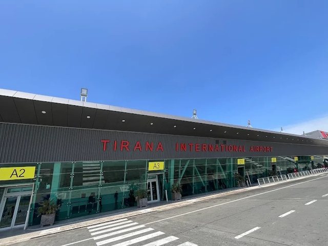 25 persona humbin fluturimin me Wizz Air nga Rinasi, qytetari: Pagova 1100 euro