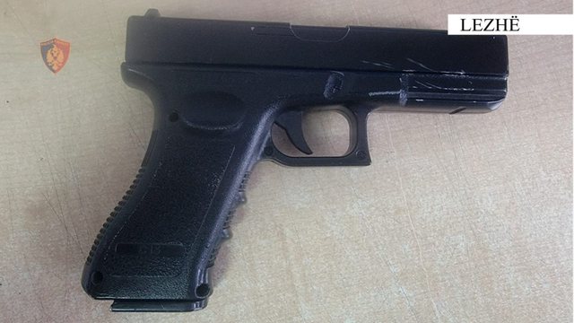 Grabitën dy karburante me pistoletë lodër  në kërkim dy të rinj nga Mamurrasi