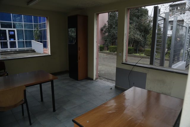 FOTO/ Ankimi i Shoqatës së Gjyqtarëve, nis rimodelimi i hyrjes