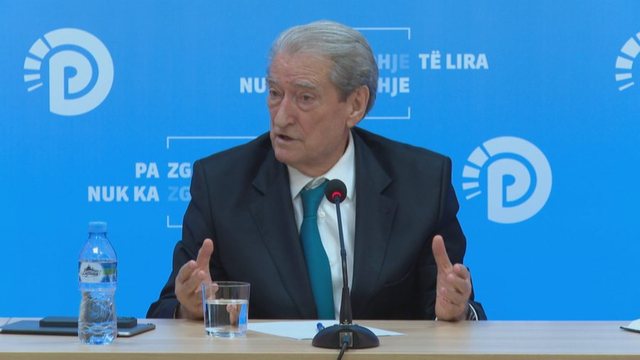 Debate n&euml; mbledhjen e grupit PD p&euml;r komisionet e reformave, Berisha: