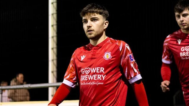 Nd&euml;rron jet&euml; papritur futbollisti 25-vje&ccedil;ar, klubi ndan