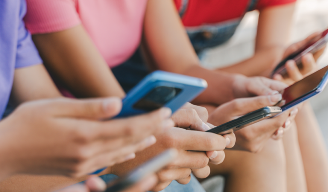 Greqia do t&euml; ndaloj&euml; p&euml;rdorimin e rrjeteve sociale p&euml;r