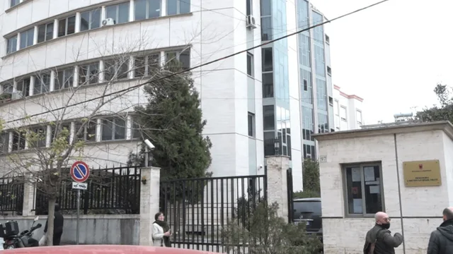 Hetime ndaj postave private q&euml; shesin mallra pa fatura, sekuestrohen 13