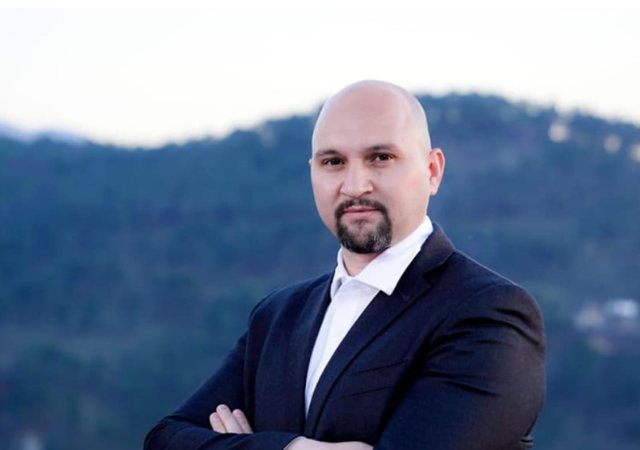 Ish- zv.ministrja e Jashtme b&euml;het Drejtoresha e re e IdentiTek!