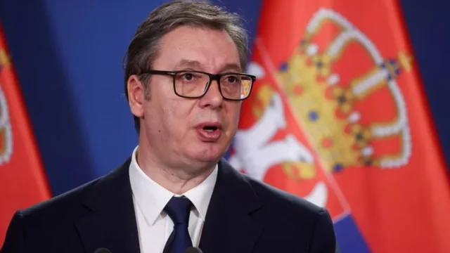 Vu&ccedil;i&ccedil; po mendon largimin nga Serbia? Analisti serb: Do t&rsquo;i