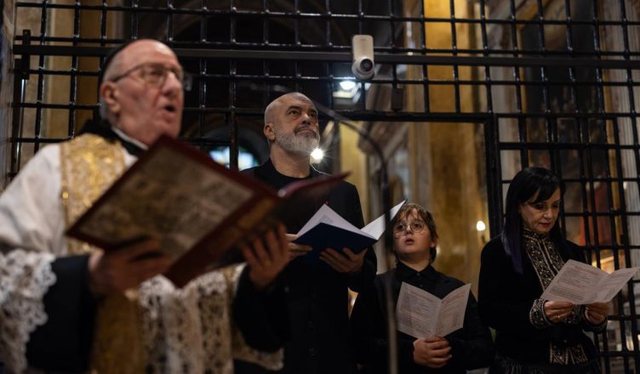 Rama nis vizit&euml;n n&euml; Vatikan nga Genazzano