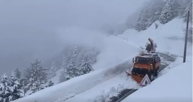 KUJDES/ R&euml;nie ortek&euml;sh n&euml; Qaf&euml; Thore-Theth, bllokohet