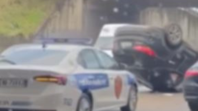 Makina kthehet p&euml;rmbys te Unaza e Madhe, nj&euml; person dergjet n&euml;