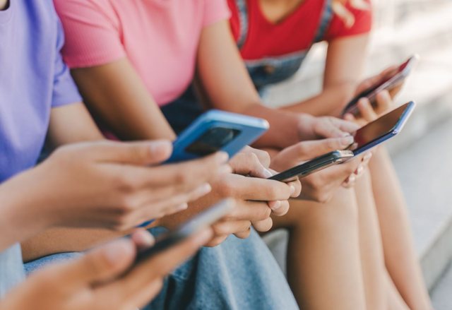 Sllovenia shqyrton ndalimin e rrjeteve sociale p&euml;r f&euml;mij&euml;t