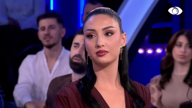 &ldquo;Aty ku nisi gjith&ccedil;ka&hellip;&rdquo;/ Postimi i Stelin&euml;s me