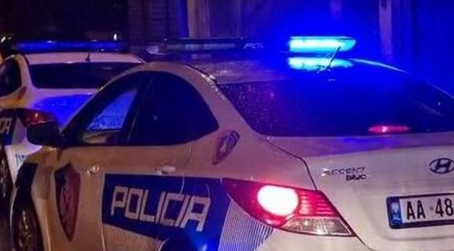 Nj&euml; person tenton t&euml; grabis&euml; filialin e Post&euml;s Shqiptare