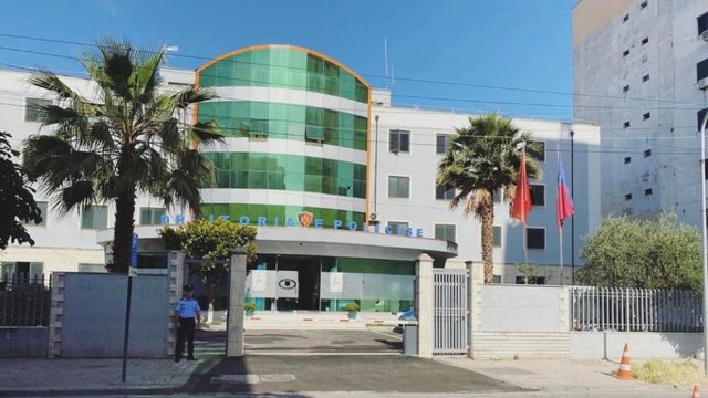 N&euml; k&euml;rkim p&euml;r drog&euml;, vjedhje dhe mashtrim, gjasht&euml;