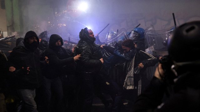 Protest&euml; e dhunshme/ Qytetar&euml;t kund&euml;r Loj&euml;rave Olimpike,
