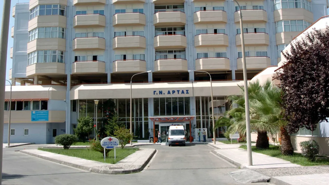 Tragjike: N&euml;na 35-vje&ccedil;are vdes vet&euml;m pak dit&euml; pasi solli