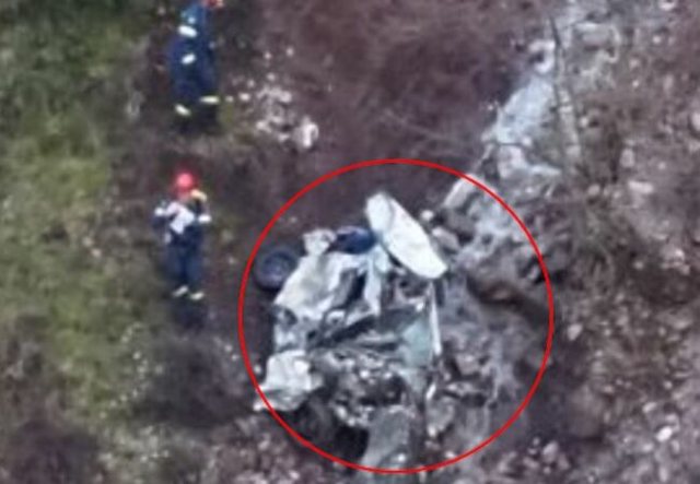 Aksident i r&euml;nd&euml;, makina bie nga shk&euml;mbi! Humb jet&euml;n shoferi