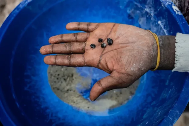 Qindra t&euml; vdekur nga shembja e minier&euml;s s&euml; koltanit n&euml; Kongo