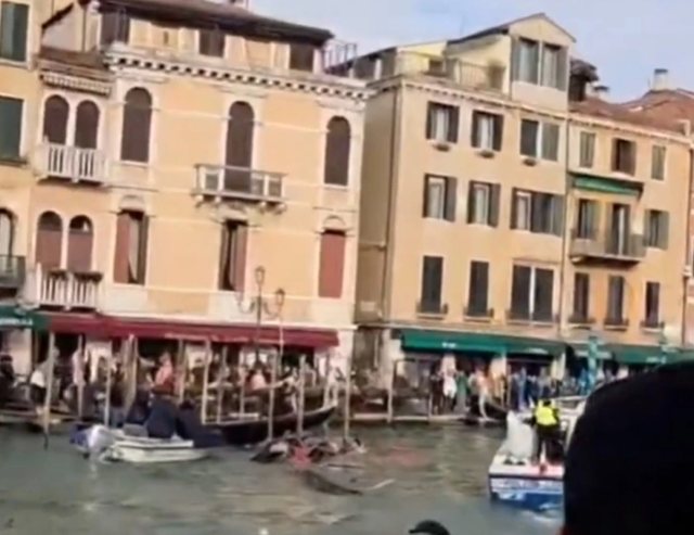 Aksident n&euml; Venecia: Nj&euml; vark&euml; me motor godet nj&euml;