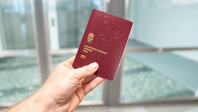 Suedia ashp&euml;rson ligjin e shtet&euml;sis&euml;, ja &ccedil;far&euml;