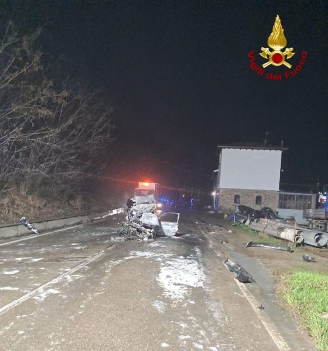 FOTO/  Vetura p&euml;rplaset &lsquo;kok&euml; m&euml; kok&euml;&rsquo; me