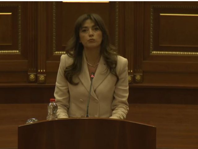 Kosov&euml;/ Betohen deputet&euml;t, Albulena Haxhiu zgjidhet kryetare e