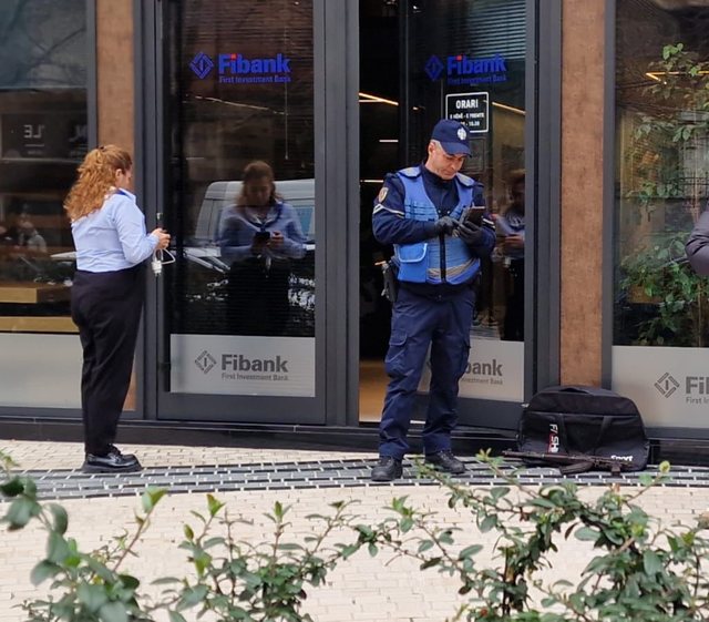 Kallashin e kishte n&euml; &ccedil;ant&euml;, shkoi te arka dhe mori 20 mln