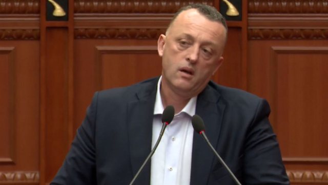 Ish-gardisti dhe deputeti i PS flet p&euml;r her&euml; t&euml; par&euml;