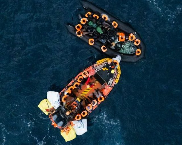 Meloni zotohet t&euml; siguroj&euml; kufijt&euml; italian&euml;, miraton