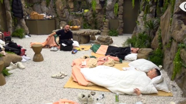 &ldquo;Gore, a u k&euml;naqe me Keijsin...&rdquo;/ Mateo debaton me Mirin: I