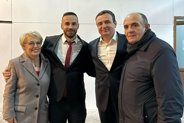 Kush &euml;sht&euml; deputeti i Albin Kurtit q&euml; votoi kund&euml;r